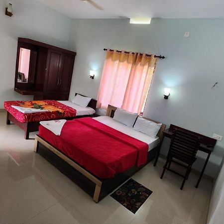 Pkn Homestay Thekkady Kumily Extérieur photo