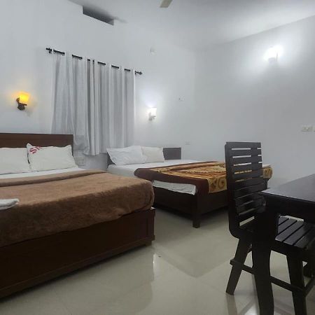 Pkn Homestay Thekkady Kumily Extérieur photo