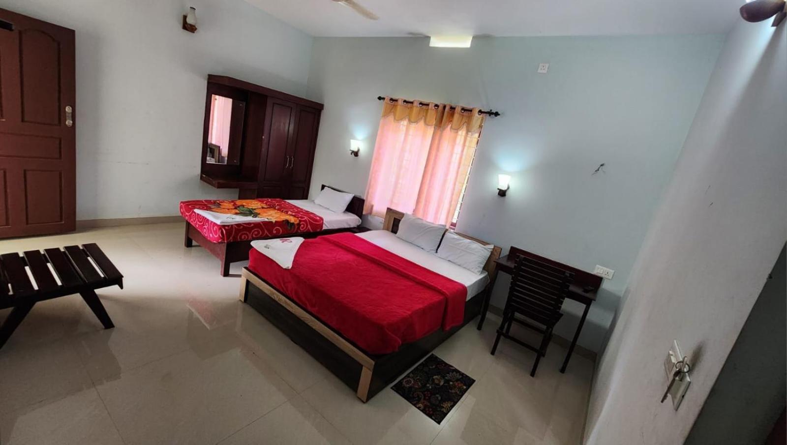 Pkn Homestay Thekkady Kumily Extérieur photo