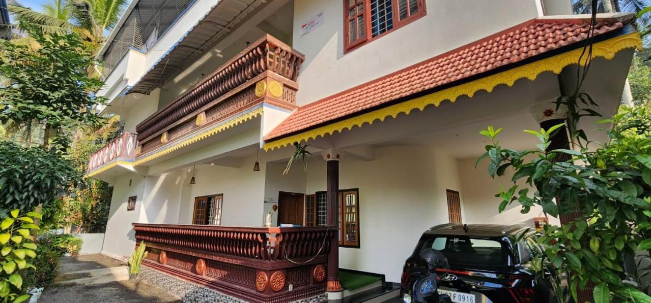 Pkn Homestay Thekkady Kumily Extérieur photo
