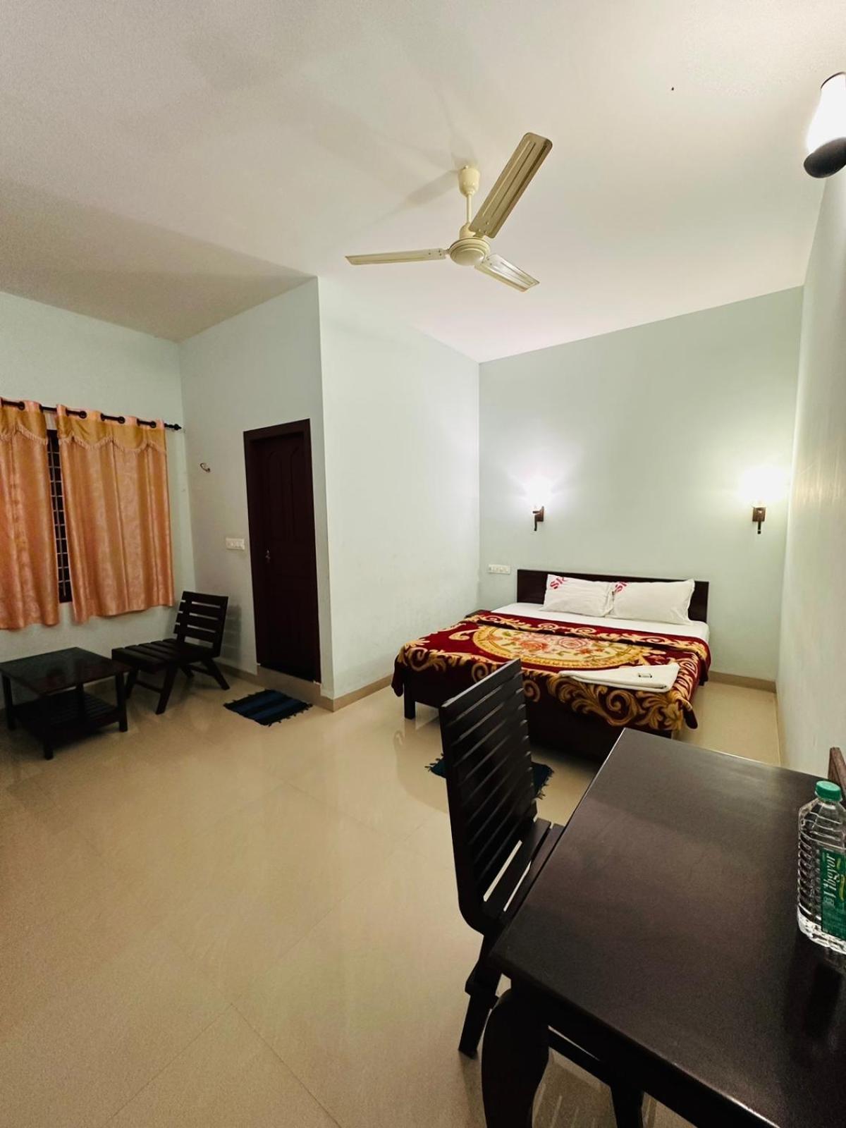 Pkn Homestay Thekkady Kumily Extérieur photo